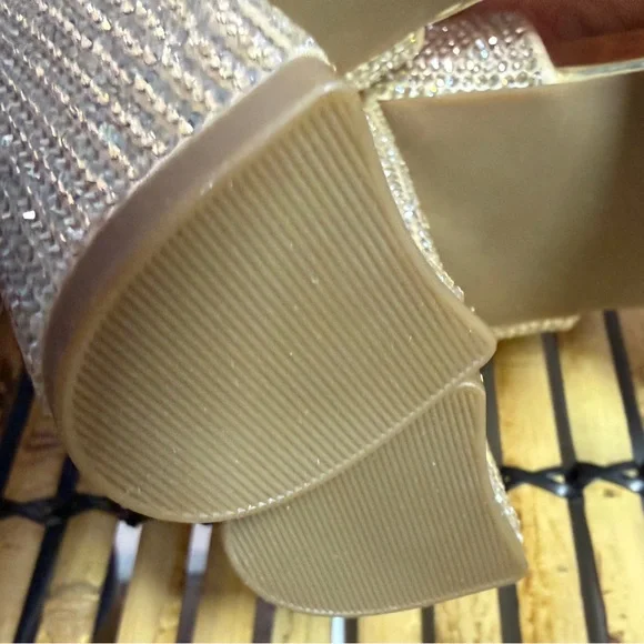 Anne Klein Rhinestone Embellished Chunky Gold Platform Heels Sandal NEW 6.5 Glam - Picture 6 of 11